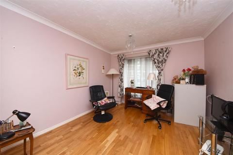 1 bedroom apartment for sale, Kingslodge, North Finchley, N12