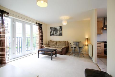 2 bedroom apartment to rent, Topper Street, Cambridge CB4