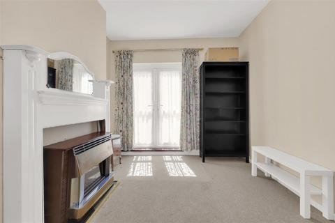 11 Lateward Road, Brentford, TW8 0PJ