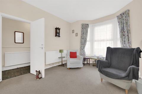 11 Lateward Road, Brentford, TW8 0PJ