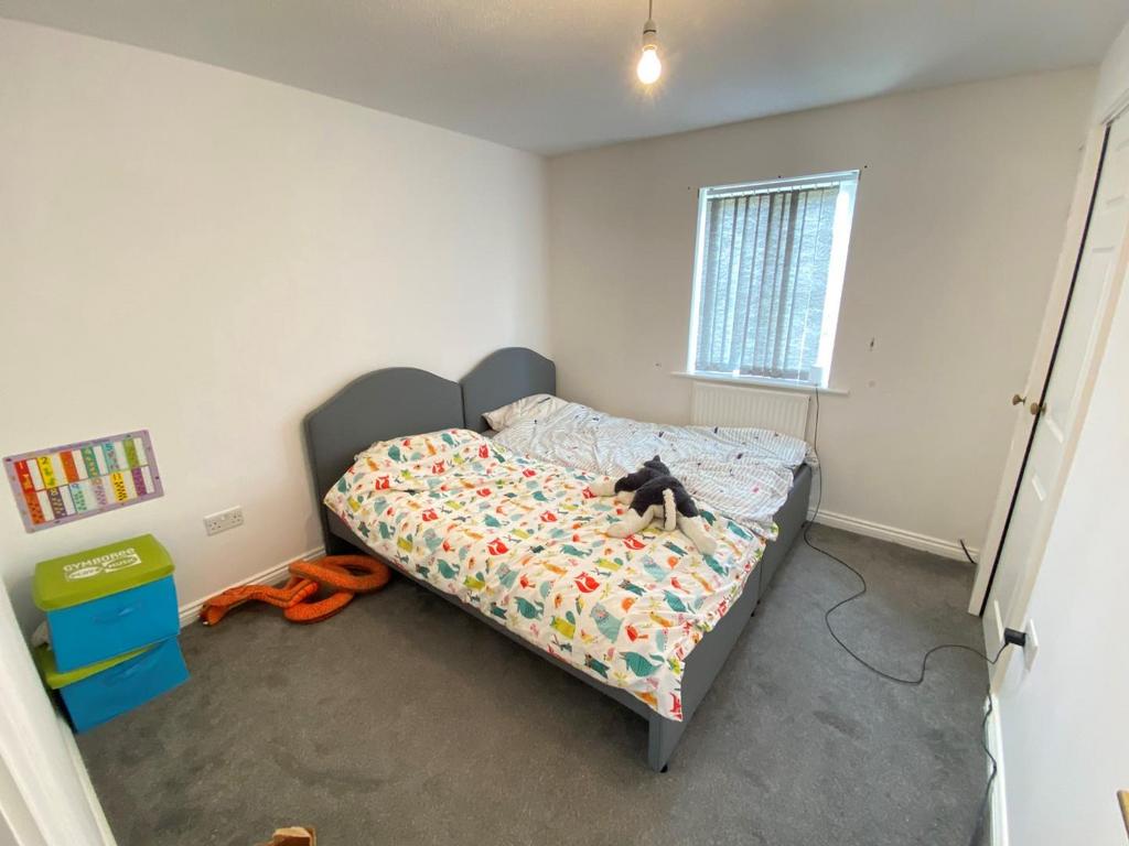 Bed 3.jpg