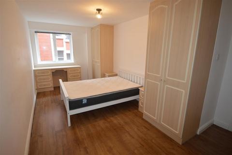 2 bedroom house to rent, Bombay Street, Manchester M1