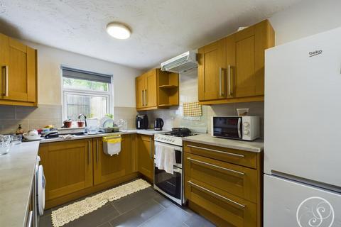 3 bedroom terraced house for sale, Carlton View, Leeds