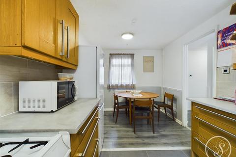 64 Carlton View, Leeds, LS7 1NS