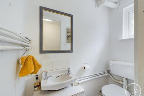64 Carlton View, Leeds, LS7 1NS