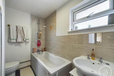 64 Carlton View, Leeds, LS7 1NS
