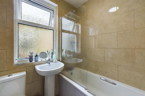 39 Avondale Road, Lancaster, LA1 4BZ