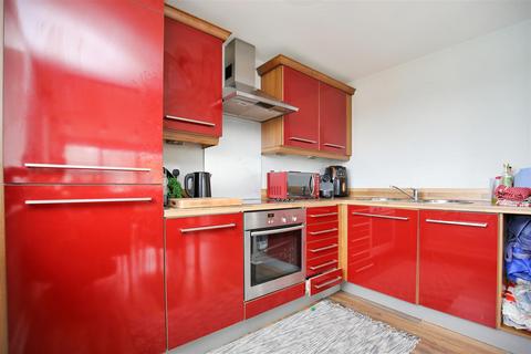 2 bedroom apartment for sale, Cameronian Square, Gateshead NE8