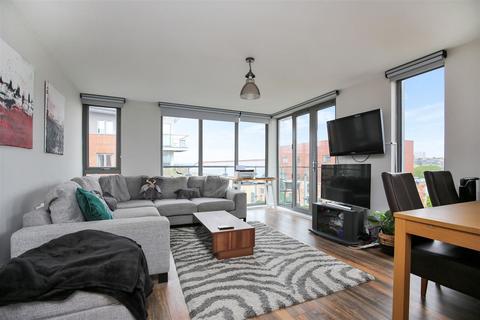 2 bedroom apartment for sale, Cameronian Square, Gateshead NE8