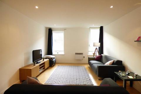 2 bedroom flat to rent, Kingston Court, 6 Kingston Square, Hull
