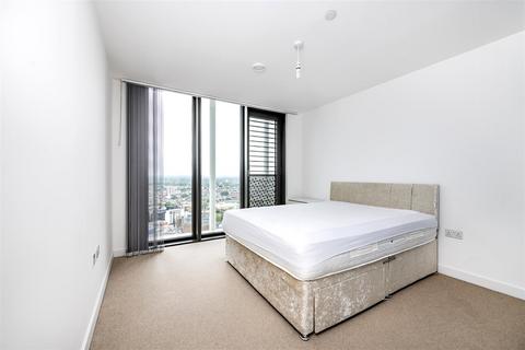 2 bedroom flat to rent, Stratosphere Tower ,London