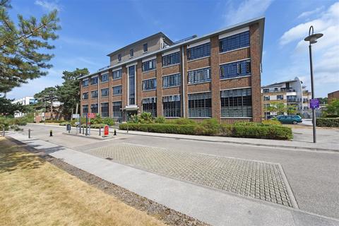 2 bedroom apartment to rent, Cathedral Court, Farnborough GU14