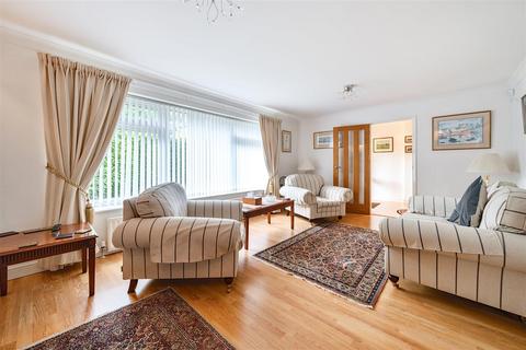 3 bedroom detached bungalow for sale, Birch Grove, Kingswood