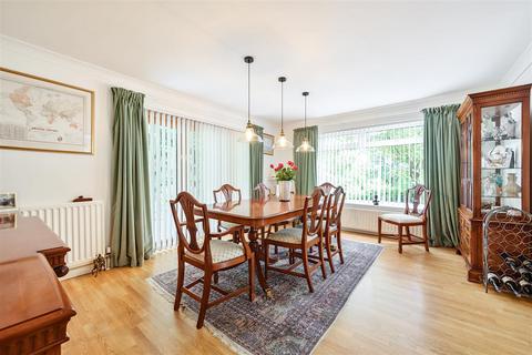 8 Birch Grove, Kingswood, Tadworth, KT20 6QU