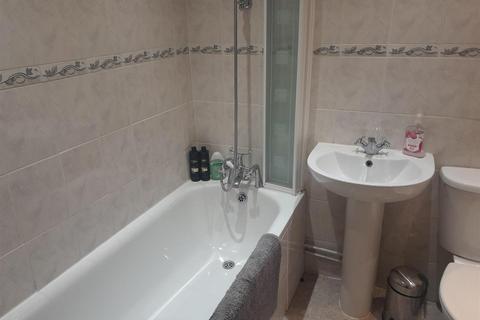 1 Lamberhurst Close, Orpington, BR5 4QE
