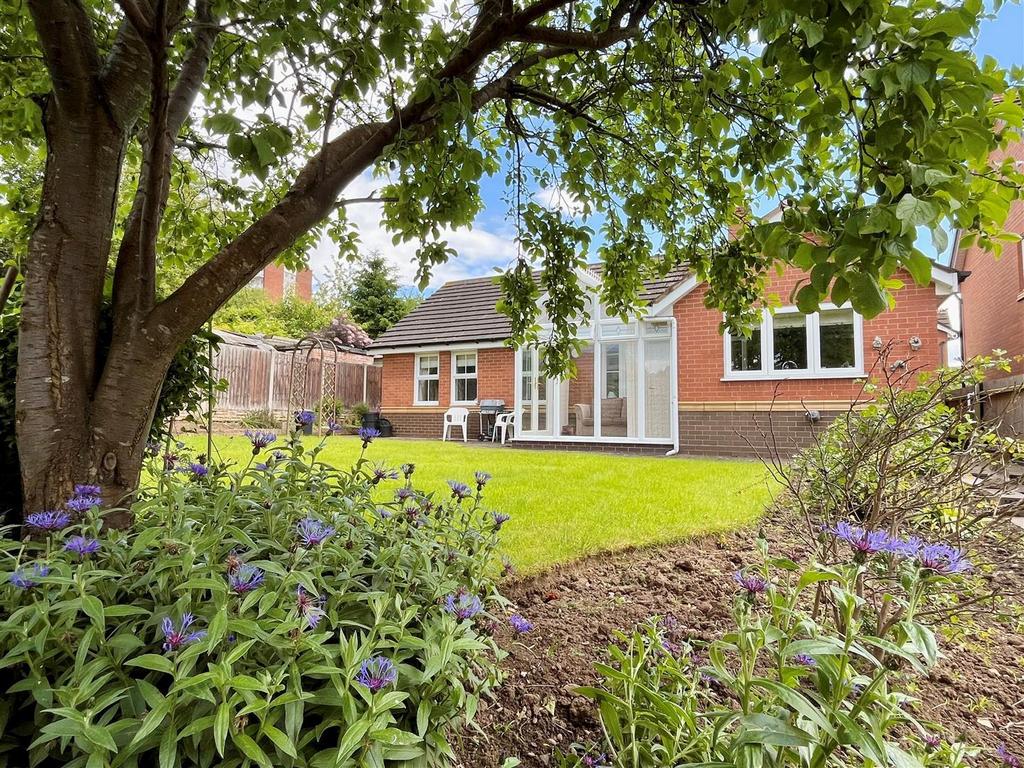 Peveril Grove, New Hall, Sutton... 2 bed detached bungalow for sale £