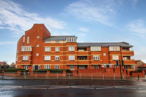 3 bedroom apartment to rent, Seatonville Road, Whitley Bay
