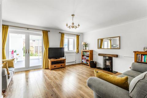 22 Summerfield, Ashtead, KT21 2LF