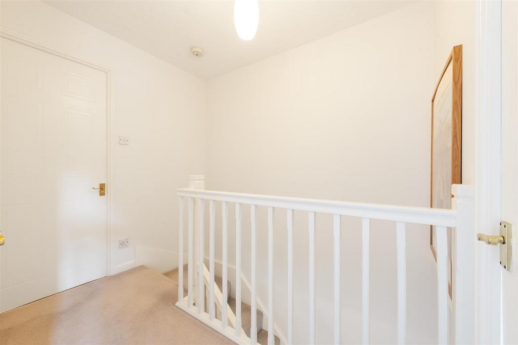 5 Gilmorton Close, Hillfield, B91 3 FD 24.jpg
