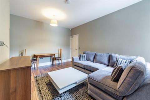 2 bedroom flat to rent, Simonside Terrace, Heaton, NE6
