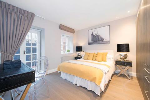 3 bedroom flat to rent, Lyndhurst Road