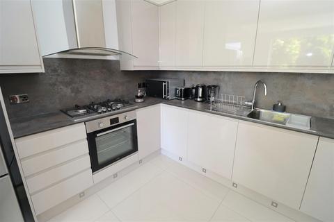 2 bedroom flat for sale, Station Road, Hendon, NW4