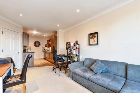 1 bedroom flat for sale, King Williams Gate, The Square, Petersfield