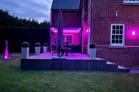 2 Oyster Close, Burnham-on-crouch, CM0 8GL