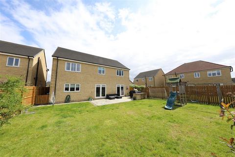 5 bedroom detached house for sale, Hampstead Gardens, Kingswood, Hull