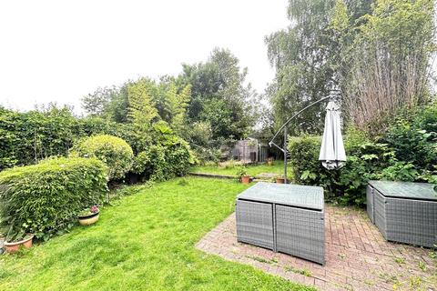 4 bedroom semi-detached house to rent, Queens Avenue, Canterbury