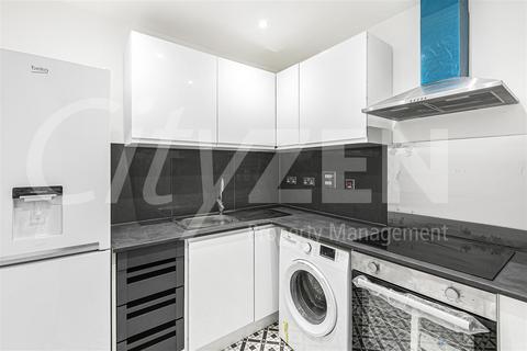 Studio for sale, Victoria Road, London W3