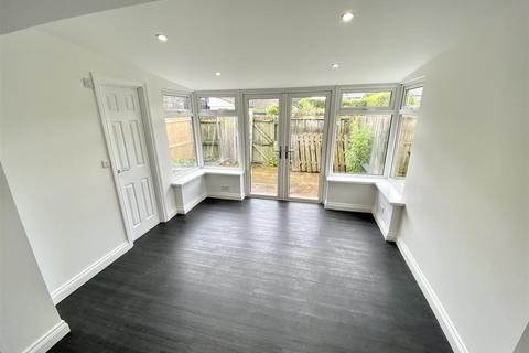 194 Bek Road, Newton Hall, Durham, DH1 5LH