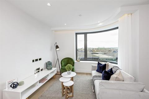 1 bedroom flat to rent, Tower One, The Corniche, 24 Albert Embankment, Vauxhall, London, SE1