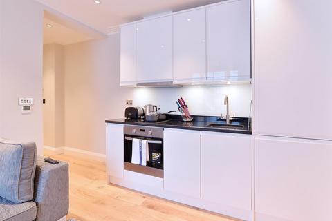 1 bedroom flat to rent, 39 Hill Street, Mayfair, London, W1