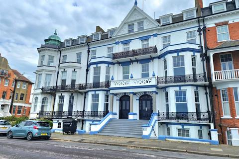 2 bedroom apartment to rent, Lewis Crescent, Cliftonville, Margate