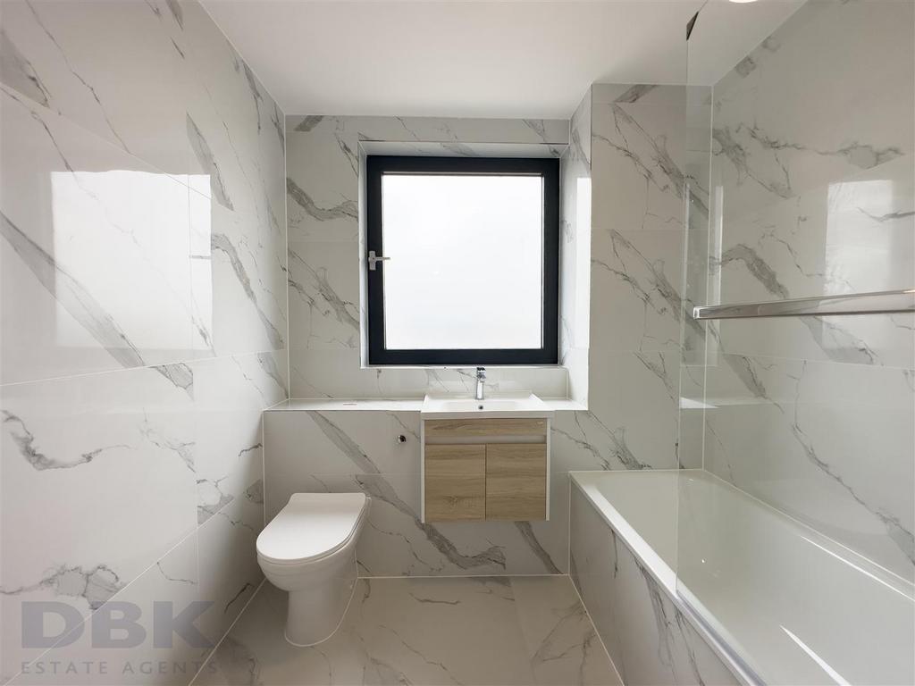 Family Bathroom/ WC