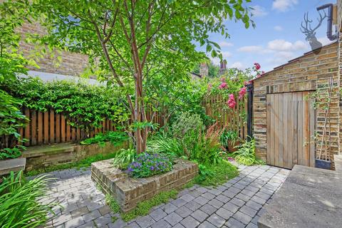 146 Old Ford Road, London, E2 9PW