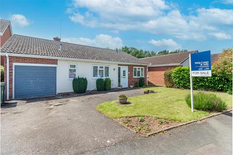 3 bedroom detached bungalow for sale, Columbia Drive, Worcester