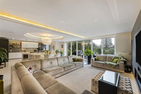 6 bedroom detached house for sale, Oakleigh Avenue, Whetstone