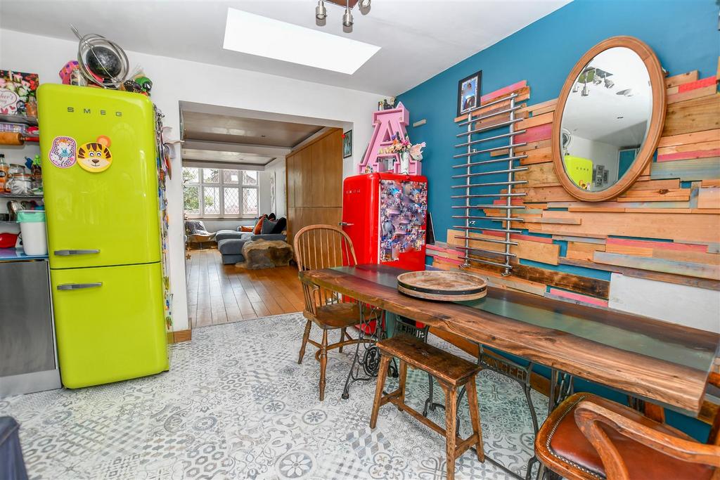 Kitchen/Dining Area
