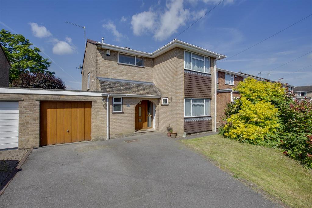 Honeysuckle Road, Widmer End HP15 4 bed house for sale £550,000