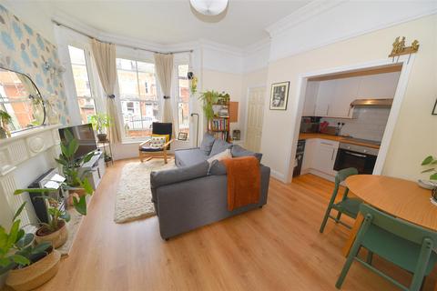 2 bedroom apartment for sale, 99 Greenfield Road, Birmingham B17