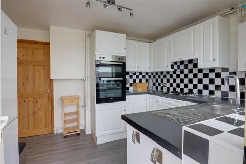 6 Bennett Close, Walton On The Naze, CO14 8SE