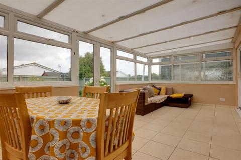 6 Bennett Close, Walton On The Naze, CO14 8SE