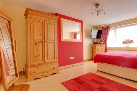 6 Bennett Close, Walton On The Naze, CO14 8SE