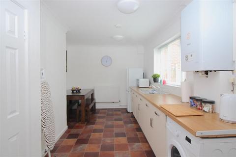 320 Meadway, Birmingham, B33 0EA