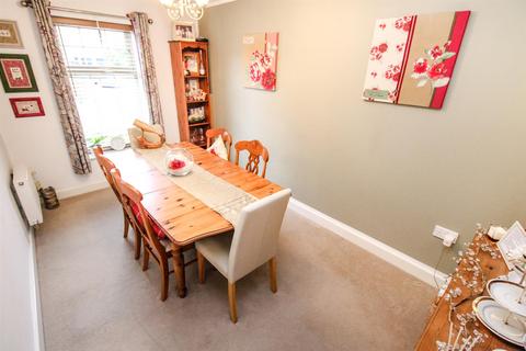 90 Conyger Close, Great Oakley, Corby, NN18 8FW