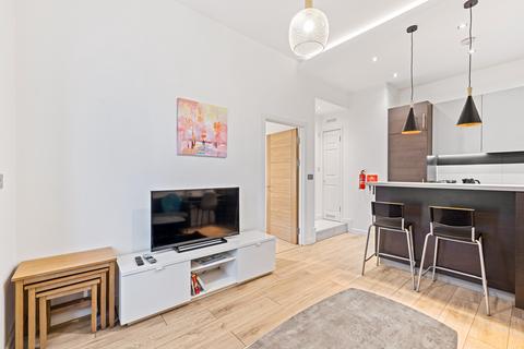 1 bedroom apartment for sale, Station Approach, Woking GU22