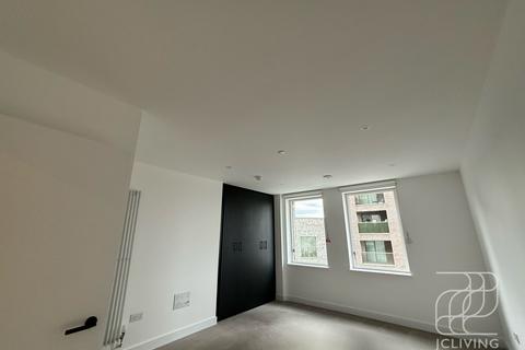 1 bedroom flat to rent, 1 Heartwood Boulevard, W3