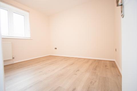 1 bedroom flat to rent, Streamside Close, N9 9xb